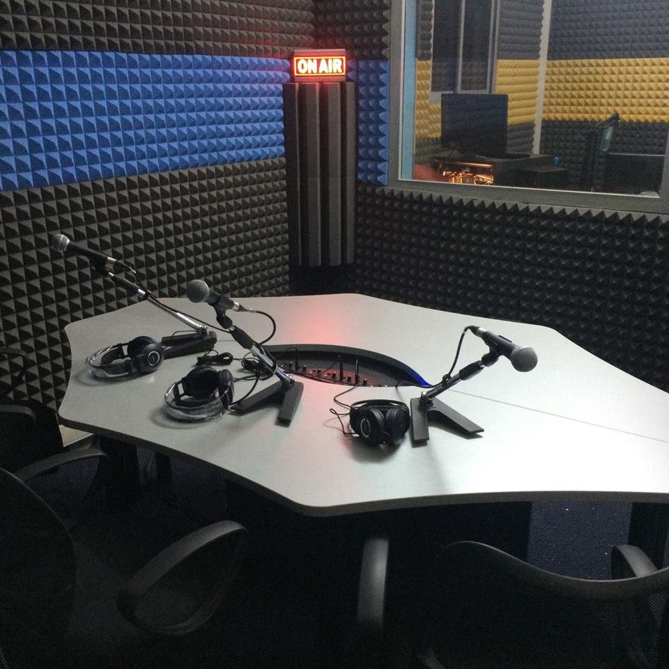 Station Radio FM 100 W