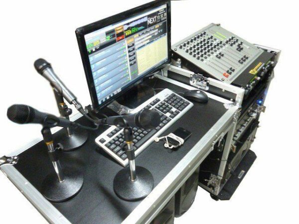 station radio fm mobile fly case avec emetteur fm antenne