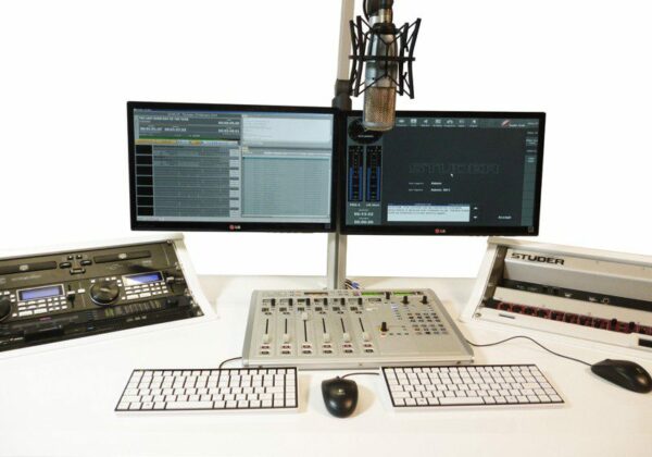 package RADIO FM studio emetteur antenne cles en mains afrique