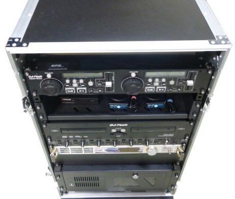 station radio fm mobile fly case avec emetteur fm antenne