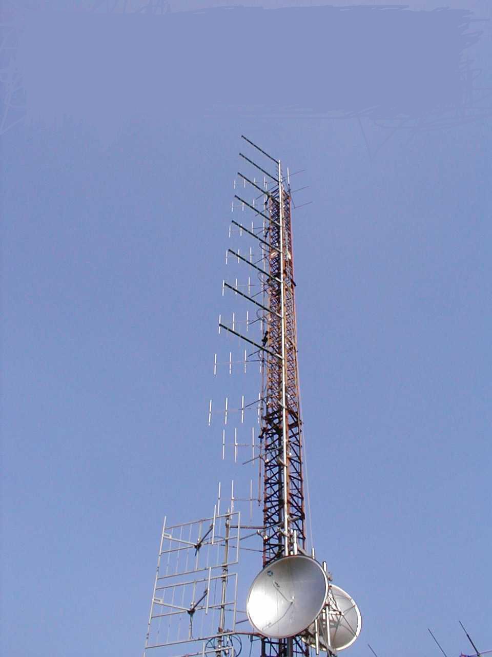 Antenne d'émission FM et couplage - Eletec Broadcast